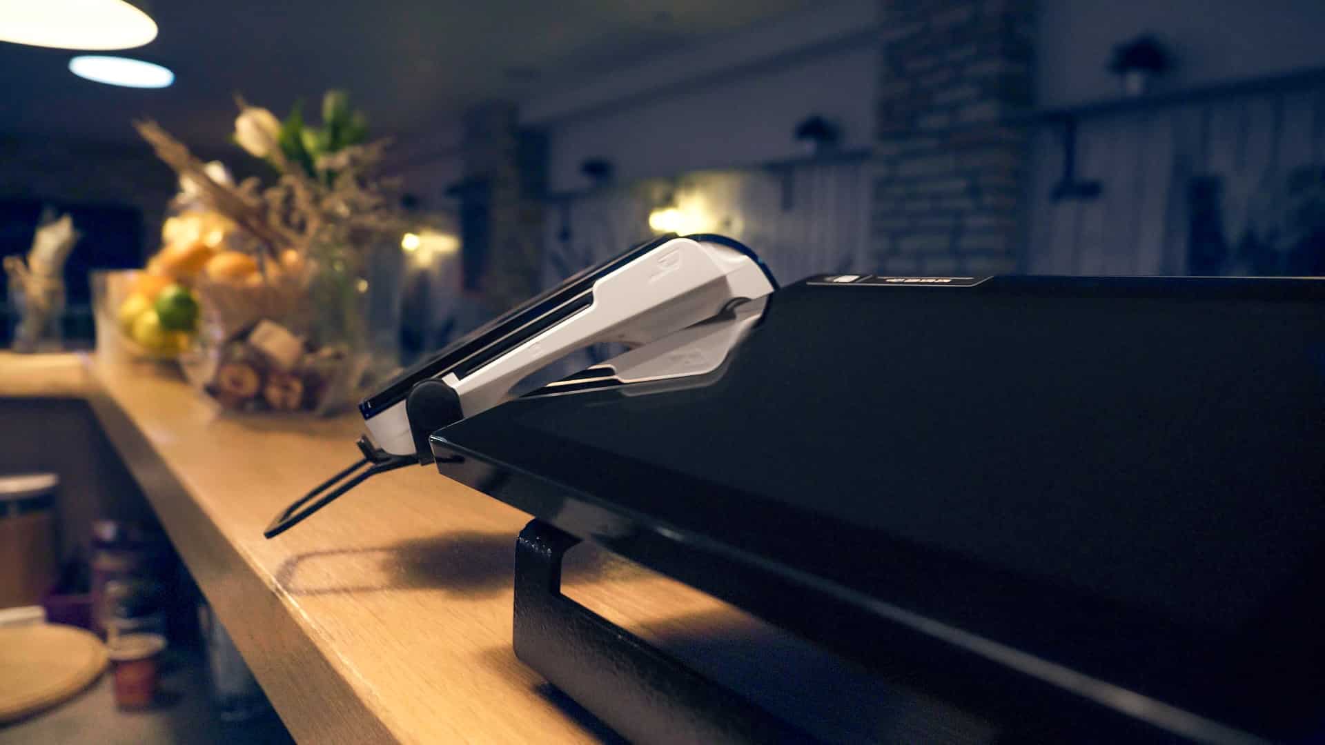 N3 vrámci orange zostavy v reštaurácii